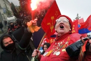 Годовщина октябрьского переворота в России ознаменуется демонстрациями, митингами и концертами 