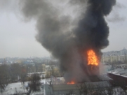 Склад с медикаментами загорелся в Москве 