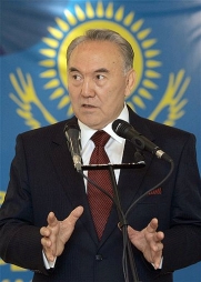 Досрочные выборы президента Казахстана Назарбаев назначил на 3 апреля
