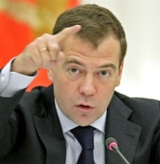 Медведев поручил регулярно проводить учения по антитеррору на транспорте 