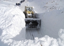 Из-за снежных лавин Транскам закрыли еще на один день 