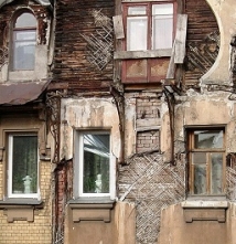 Дефект кровли мог стать причиной обвала стены дома в Петербурге 