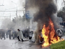Прогремели взрывы во время столкновений полиции и фанатов в Таджикистане 