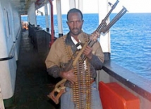 Пожар на сухогрузе, захваченном сомалийскими пиратами 