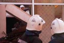 Спасатели нашли двоих под обрушившейся стеной во Владивостоке 