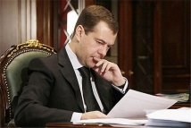 Медведев подписал закон об отсрочке от армии 