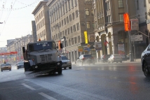 Московские улицы будут поливать еще чаще