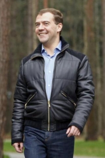 Медведев считает, что Саакашвили заслужил международный трибунал
