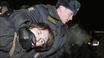 Сторонники Юлии Тимошенко берут штурмом СИЗО 