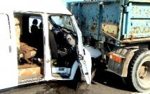Микроавтобус столкнулся с КамАЗом в Удмуртии, погибли двое