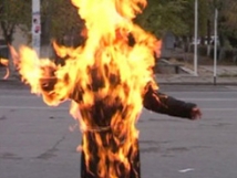 В городе Верхний Уфалей (Челябинская область) неизвестная женщина совершила самосожжение