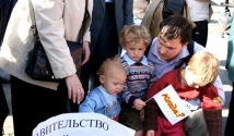 Сегодня в центре Москвы соберутся обманутые правительством молодые семьи