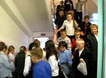 В Москве эвакуировали школу из-за разлива брома на уроке химии