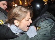 В ходе митинга против итогов выборов в Чите задержаны люди 