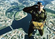 Российские десантники совершили в 2011 году более 200 тысяч прыжков с парашютом 