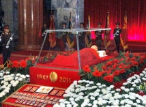 Ким Чен Ира поместят в мавзолей рядом с отцом