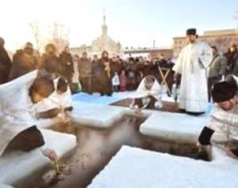 33 человека пострадали от крещенских купаний в Москве 