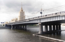 Англичанин погиб, бросившись с Новоарбатского моста в Москве