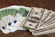 Доллар упал ниже 30 рублей впервые с начала года 