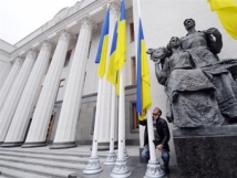 Оппозиция грозит Януковичу уличными протестами и досрочными выборами