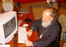 Патриарх Кирилл призывает защищаться от информации, несущей «духовную инфекцию» 