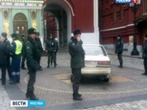 Мужчина пытался проехать к Кремлю через Красную площадь, представившись сыном Путина 