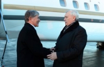 Алмазбек Атамбаев прилетел в Петербург для встречи с Владимиром Путиным 