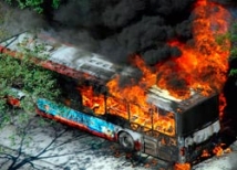В Омской области загорелся автобус с детской спортивной командой 