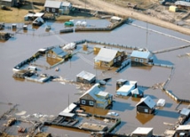 Паводок затопил город Среднеколымск в Якутии 